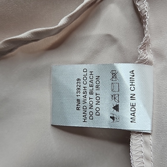 DO+BE Ruffle Front Button Down Long Sleeve Blouse NWT Size Medium - Picture 6 of 6